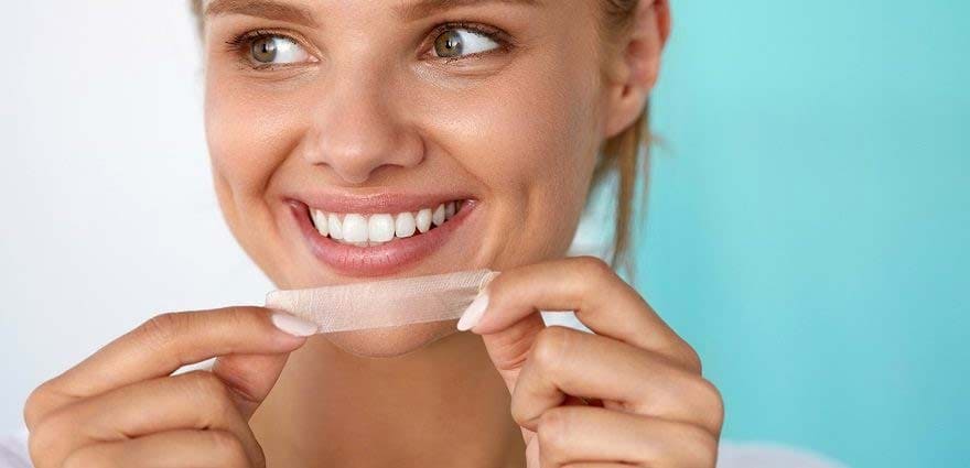 سفید کردن دندان در خانه چگونه است؟
