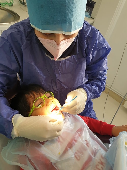 مدت زمان درمان عصب کشی دندان شیری در کلینیک دکتر سپهریان